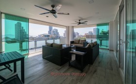 Unique Penthouse Tudor Court
