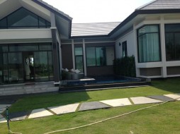 Patta Prime House In East Pattaya