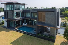 The Sylva Pattaya House In Huay Yai