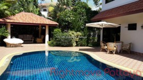 4 Beds House For Sale In East Pattaya - Paradise Villa 2