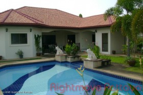 3 Beds House For Rent In East Pattaya-Not In A Village