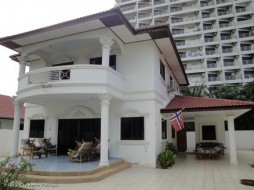 4 Beds House For Rent In Jomtien - Royal Park Village