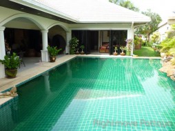 4 Beds House For Rent In Jomtien-Jomtien Park Villas