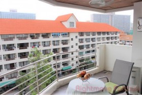 2 Beds Condo For Sale In Jomtien-Jomtien Plaza Condotel