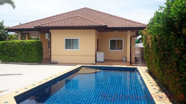 3 ห้องนอน บ้าน สำหรับเช่า ใน พัทยาตะวันออก - Tropical Village #HR1402