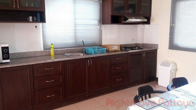 3 ห้องนอน บ้าน สำหรับเช่า ใน พัทยาตะวันออก - Tropical Village #HR1402