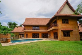 4 Beds House For Rent In East Pattaya-Lanna Villas