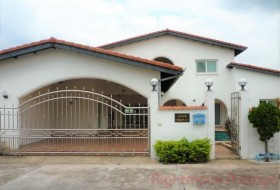 5 Beds House For Rent In East Pattaya - Mabprachan Gardens
