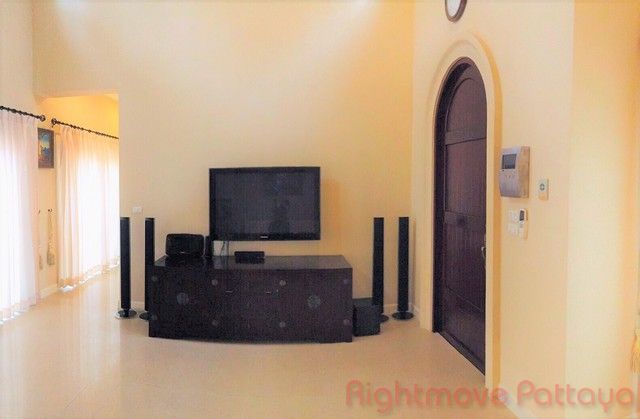 3 Bedrooms House For Rent In East Pattaya - Silk Road #HR1429