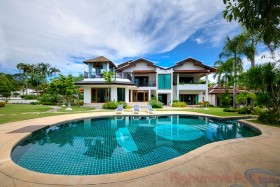 9 Beds House For Sale In Bang Saray-Not In A Village