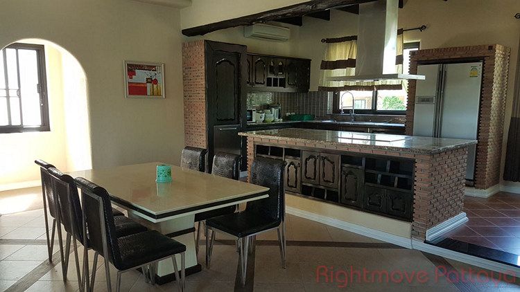 4 Bedrooms House For Sale In East Pattaya - Santa Maria #HS2207