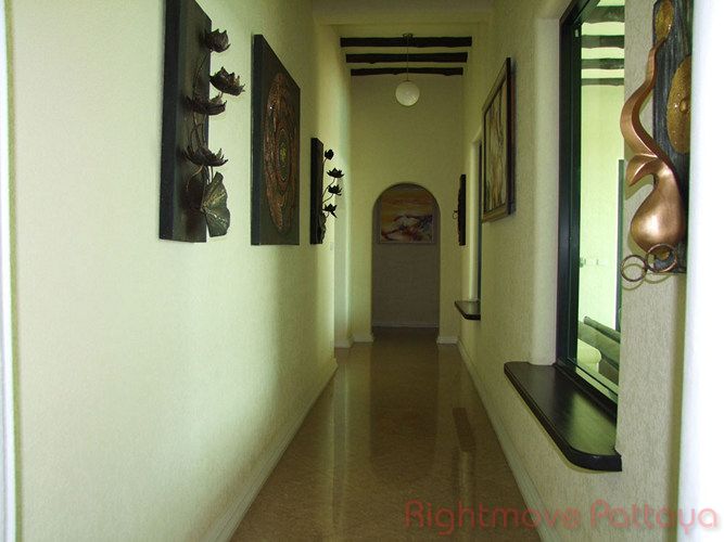 4 Bedrooms House For Sale In East Pattaya - Santa Maria #HS2207