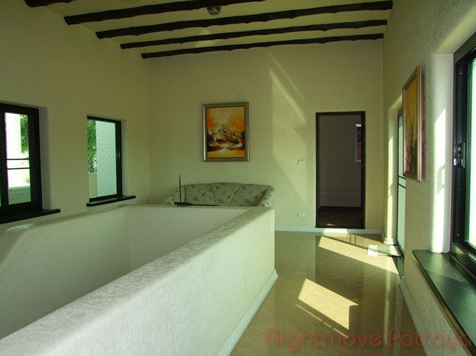 4 Bedrooms House For Sale In East Pattaya - Santa Maria #HS2207
