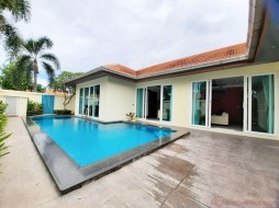 4 Beds House For Sale In East Pattaya - Whispering Palms