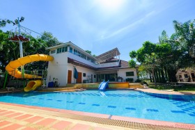 6 Beds House For Sale In East Pattaya - Not In A Village