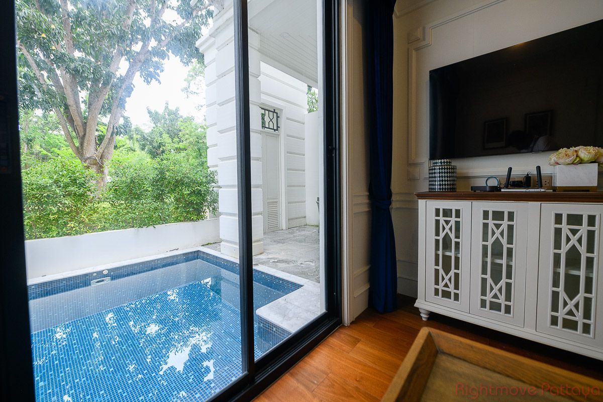 1 Bedroom Condo For Sale In Na Jomtien - Ocean Horizon Beachfront Condominium #CS4519