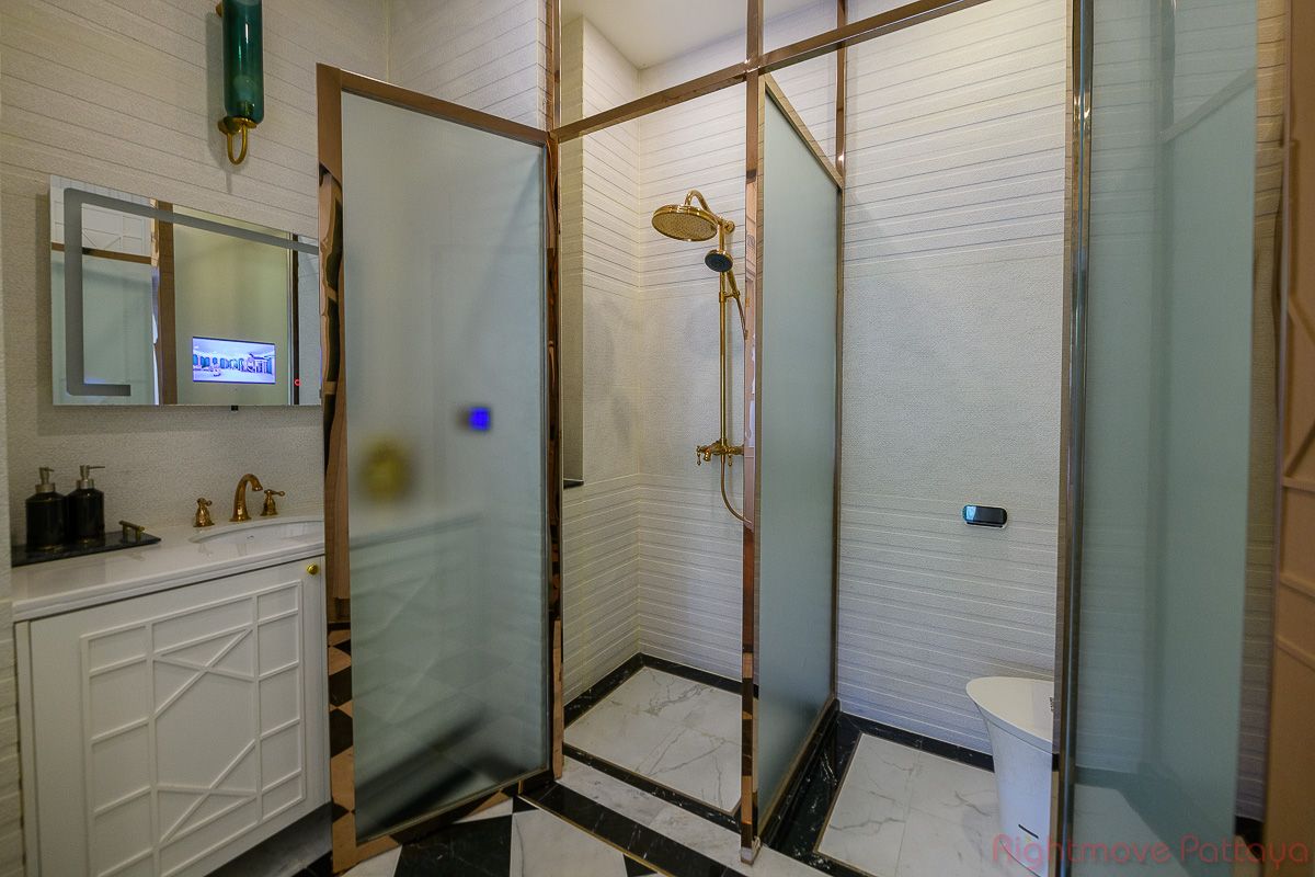 1 Bedroom Condo For Sale In Na Jomtien - Ocean Horizon Beachfront Condominium #CS4519