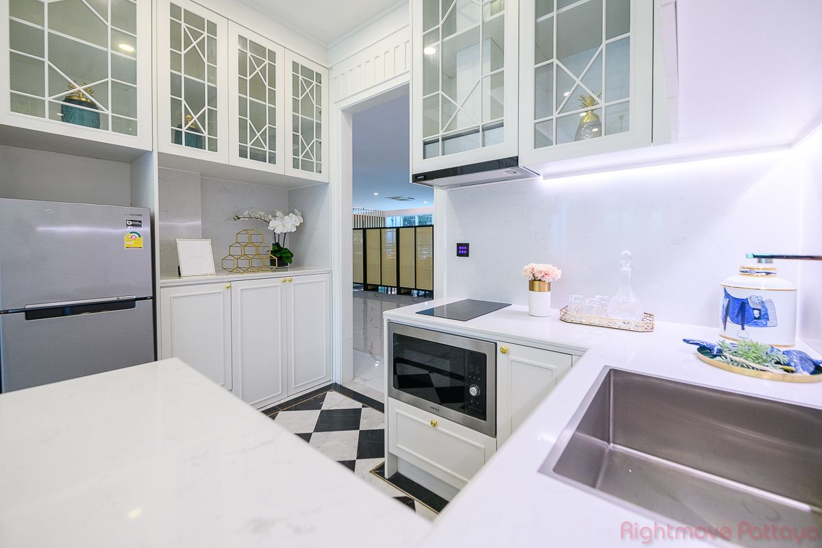 2 Bedrooms Condo For Sale In Na Jomtien - Ocean Horizon Beachfront Condominium #CS4520