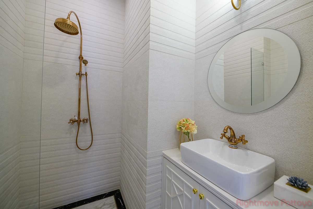 2 Bedrooms Condo For Sale In Na Jomtien - Ocean Horizon Beachfront Condominium #CS4520