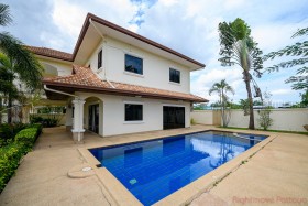 4 Beds House For Sale In East Pattaya-Lakeside Court 1