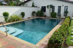 3 Beds House For Rent In East Pattaya - Mabprachan Gardens