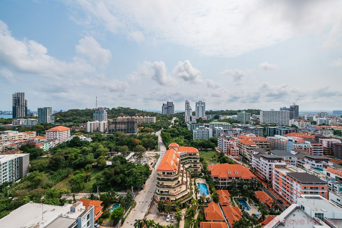 1 Bedroom Condo For Sale In Pratumnak - The Peak Towers #CS4714