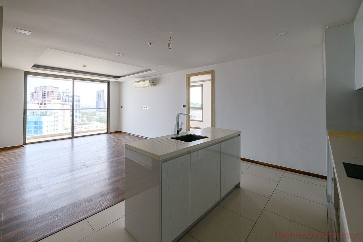 1 Bedroom Condo For Sale In Pratumnak - The Peak Towers #CS4714