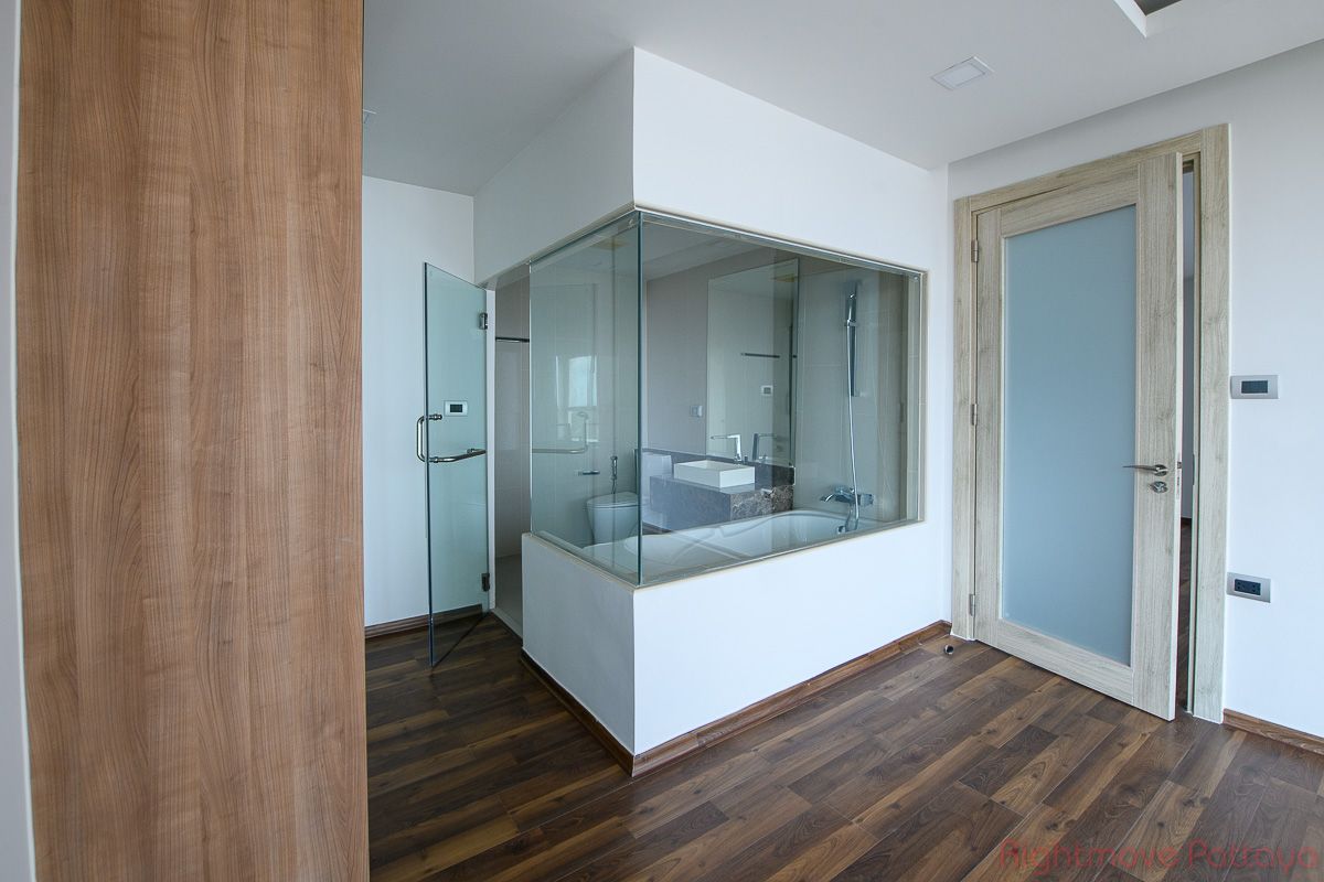 1 Bedroom Condo For Sale In Pratumnak - The Peak Towers #CS4714