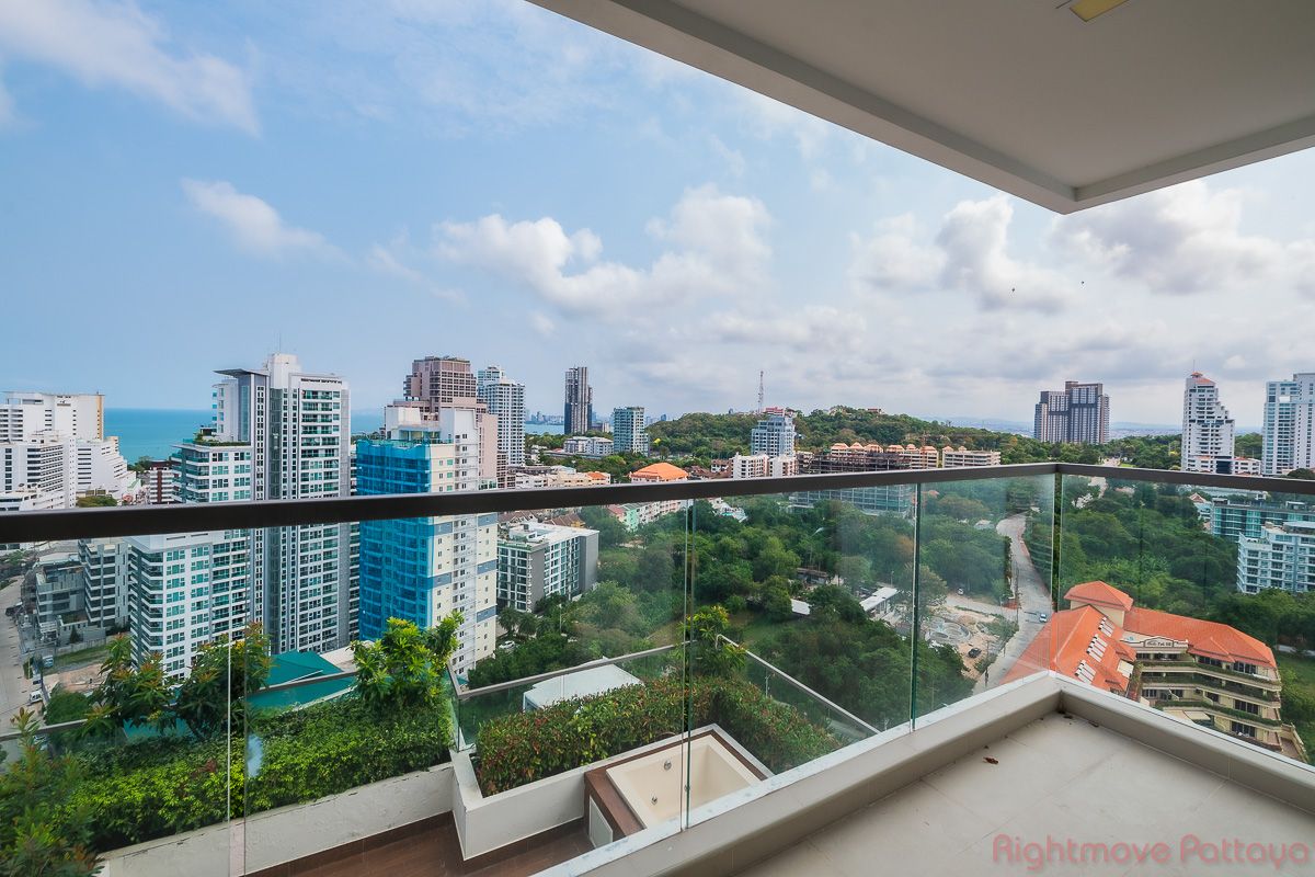 1 Bedroom Condo For Sale In Pratumnak - The Peak Towers #CS4714