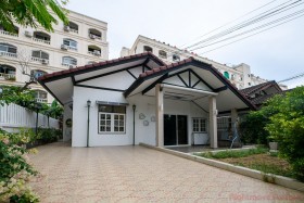 3 Beds House For Sale In Central Pattaya - Not In A Village