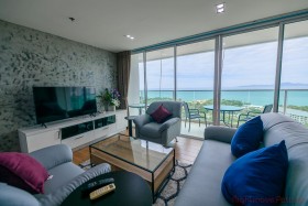 2 Beds Condo For Rent In Pratumnak-The View