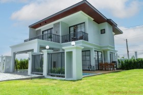 4 Beds House For Sale In East Pattaya - Rungsii Village