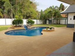 4 Beds House For Rent In East Pattaya - Foxlea Villas
