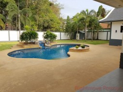 4 Beds House For Rent In East Pattaya - Foxlea Villas