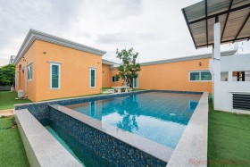4 Beds House For Rent In East Pattaya - Siam Royal View