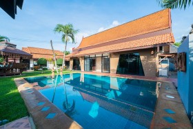 3 Beds House For Rent In East Pattaya - Not In A Village
