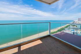 2 Beds Condo For Rent In Jomtien-Cetus Beachfront