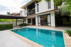4 Beds House For Rent In Central Pattaya - Baan Natcha