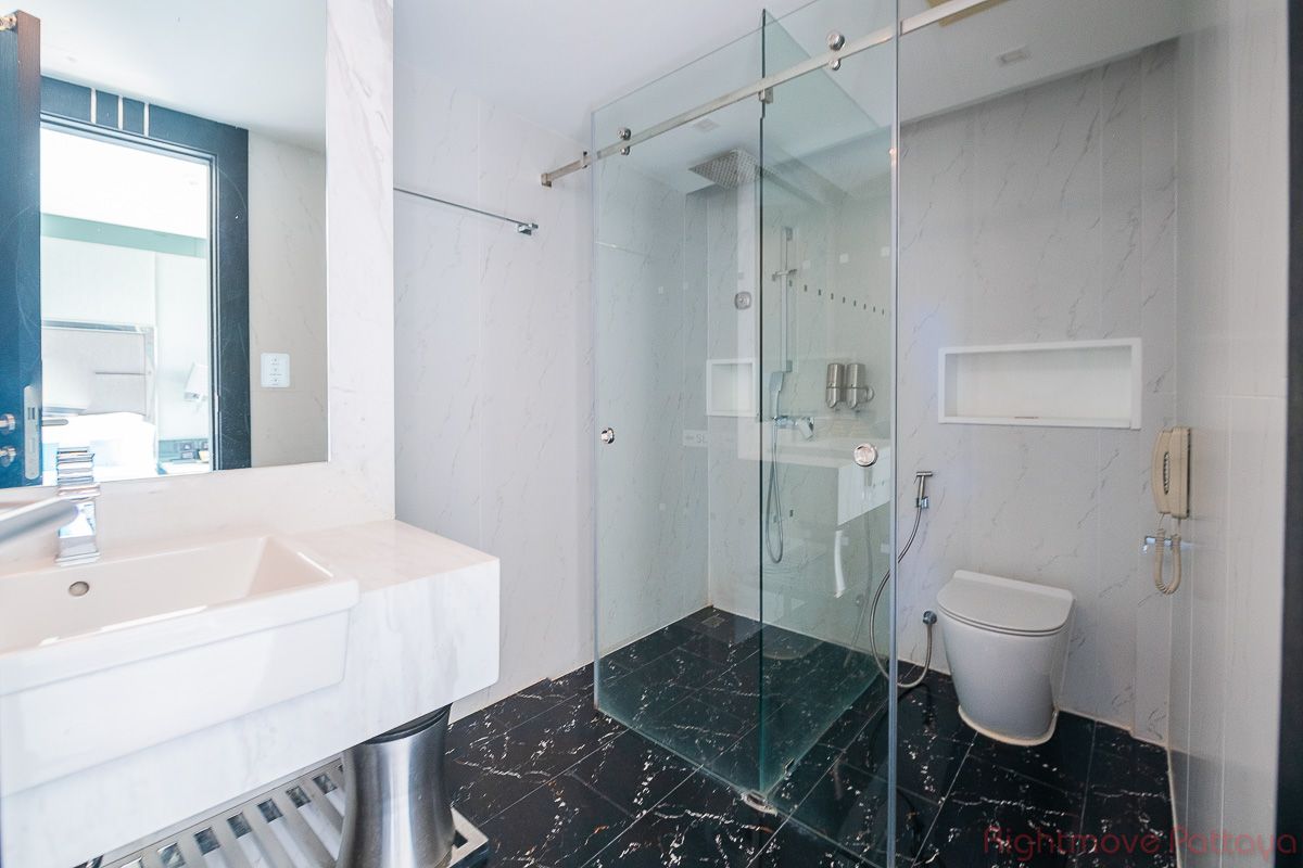 2 Bedrooms Condo For Sale In Pratumnak - Sky Residences Pattaya #CS5035