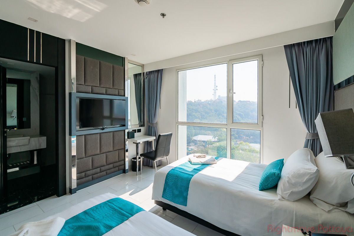 2 Bedrooms Condo For Sale In Pratumnak - Sky Residences Pattaya #CS5035