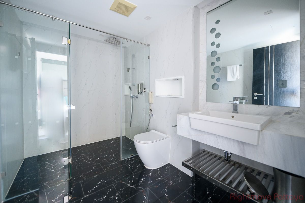 2 Bedrooms Condo For Sale In Pratumnak - Sky Residences Pattaya #CS5039