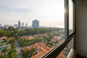 1 Bed Condo For Sale In Pratumnak - The Peak Towers