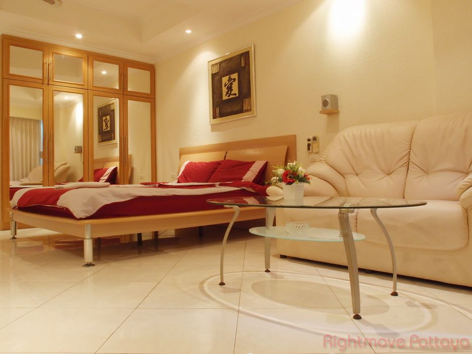 Studio Condo For Rent In Jomtien - View Talay 2 B #CR2529