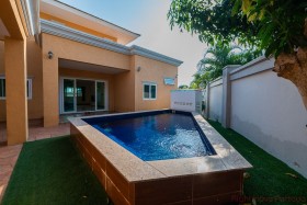 3 Beds House For Rent In East Pattaya - Siam Royal View