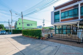 3 Beds House For Sale In Central Pattaya - The Oasis