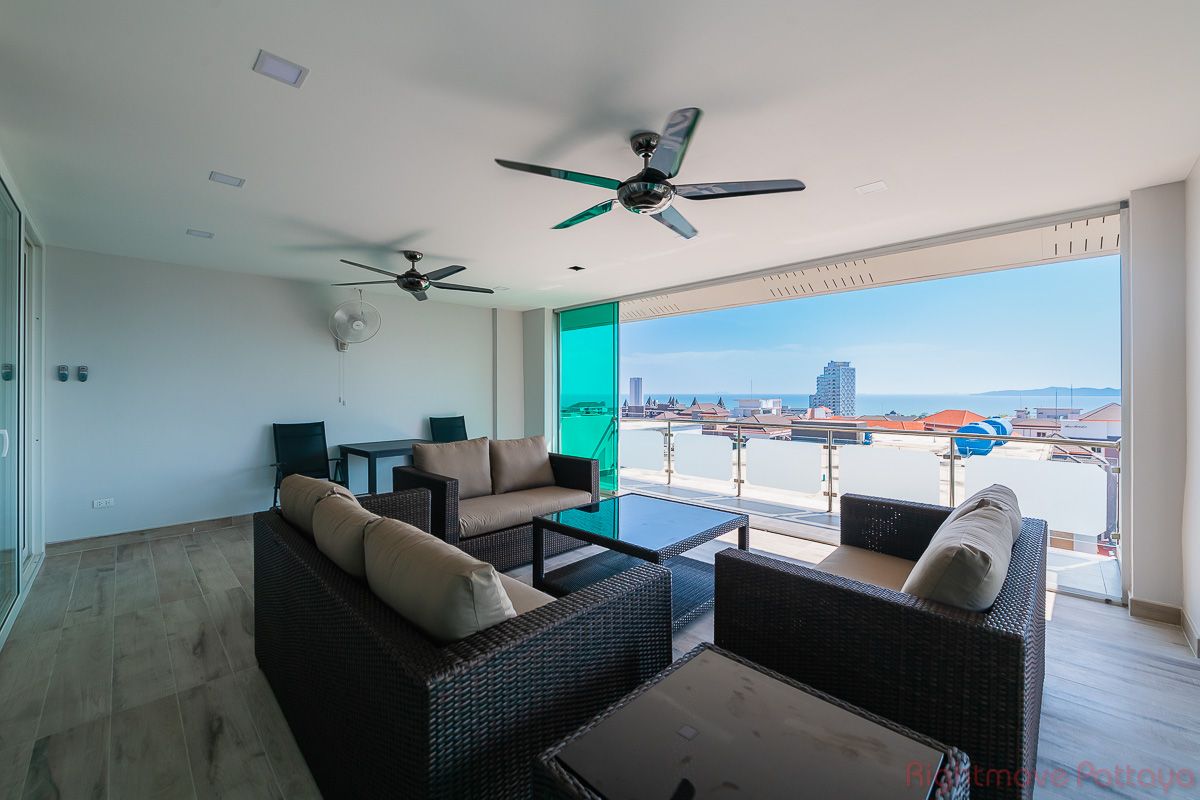 5 Bedrooms Condo For Sale In Pratumnak - Tudor Court #CS5177