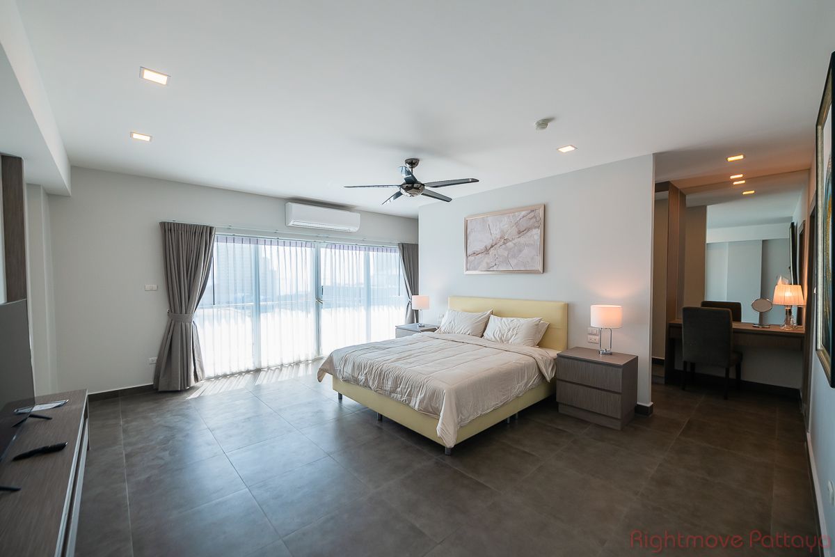 5 Bedrooms Condo For Sale In Pratumnak - Tudor Court #CS5177