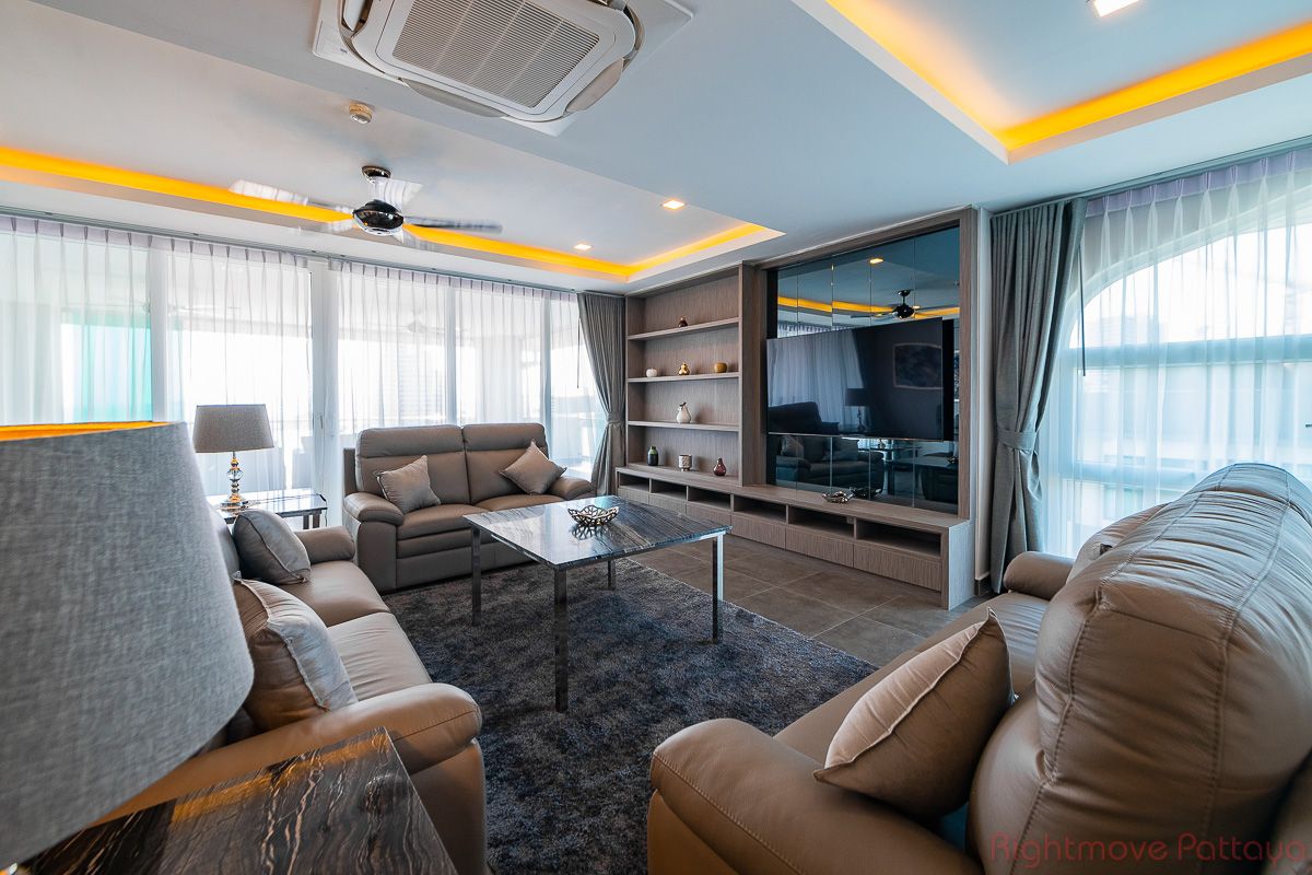 5 Bedrooms Condo For Sale In Pratumnak - Tudor Court #CS5177