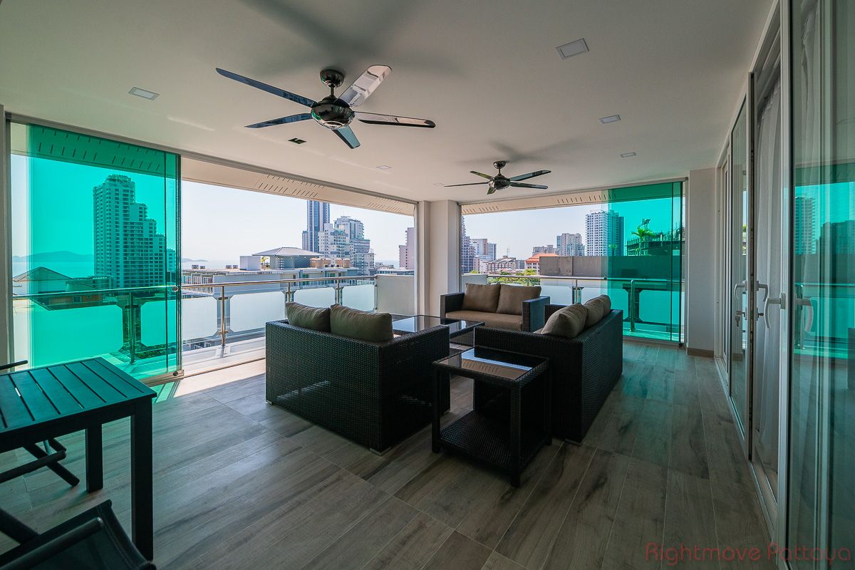 5 Bedrooms Condo For Sale In Pratumnak - Tudor Court #CS5177