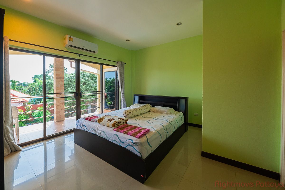 4 ห้องนอน บ้าน สำหรับขาย ใน พัทยาตะวันออก - Lakeside Court #HS2596